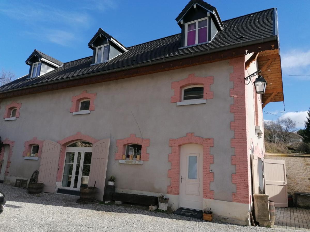 L'Annexe Du Chateau De Saint Genix Exteriér fotografie