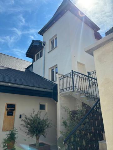 L'Annexe Du Chateau De Saint Genix Exteriér fotografie